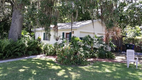 Popular Airbnb listing: Cottage on Beautiful Indian River! Space Coast, FL in Palm Bay / Melbourne / Titusville