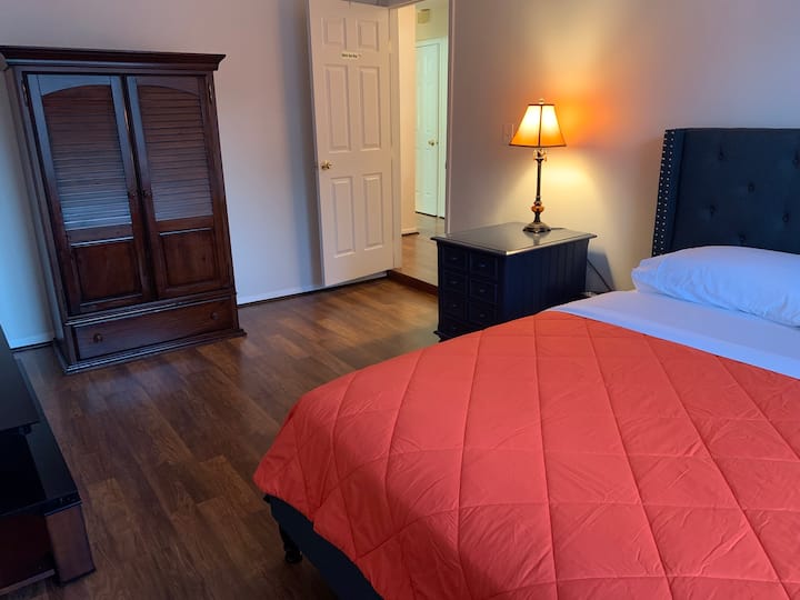 一楼卧室（标准双人床）