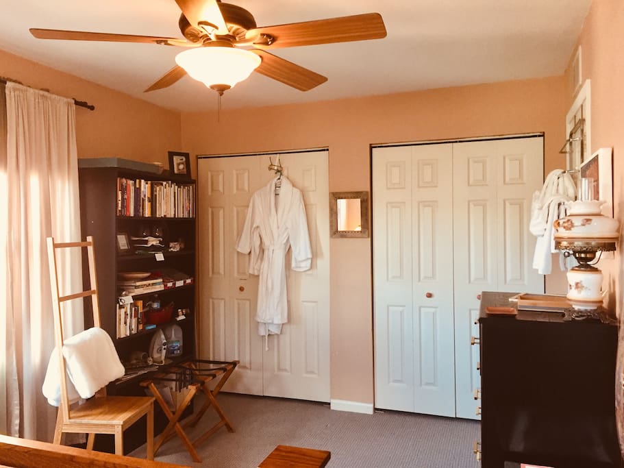Your guest room offers spa robes & slippers; Chicago travel books; maps & information; and umbrellas. An iron and ironing board are provided. A yoga mat & blocks are also available for your use. Other amenities include bottled water & snacks. Coffee, tea, and fruit are offered in the kitchen.