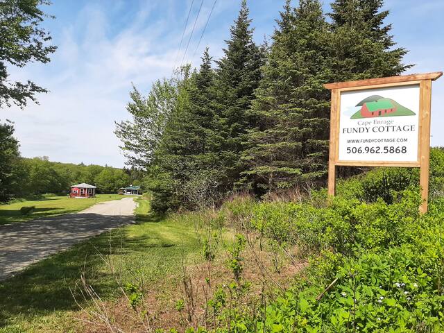 Cape Enrage Fundy Ocean Cottage & Bunkie Sleep 10 gallery image 2