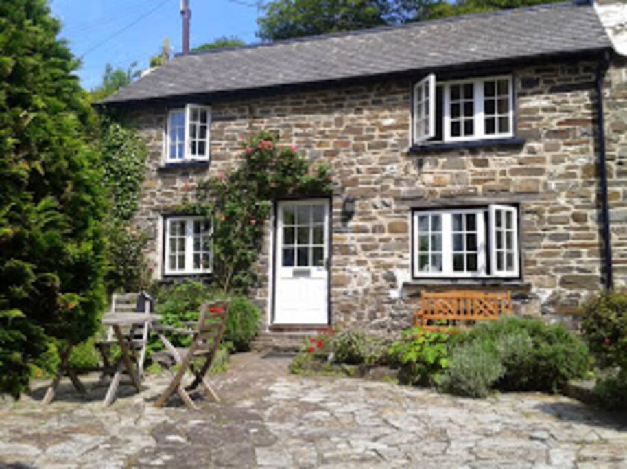 Driftwood picturesque cottage on the Devon coast Cottages for Rent