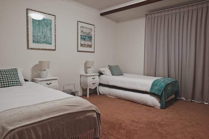 Twin room with additional pull out bed