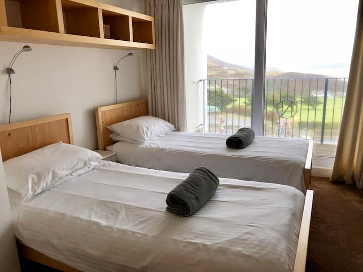 просторни близнаци - с изглед към плажа