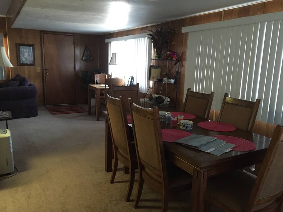Spacious!! Dining for 10 people.