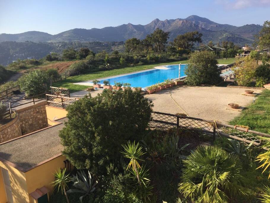 vista dall'alto della zona di fronte al Residence