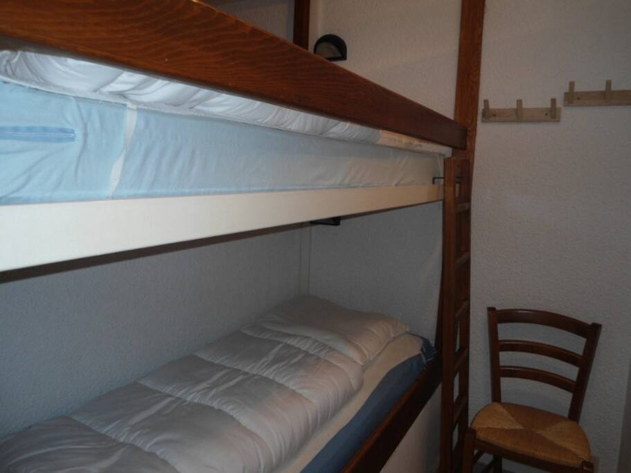 Chambre cabine avec petit placard