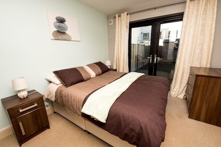 Condo in Oranmore · ★4.87 · 2 bedrooms · 2 beds · 2 baths