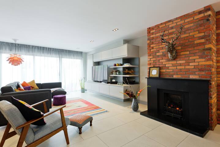 Phoenix Park , wonderful home away from home! gallery image 5