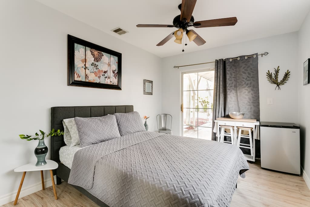 Airbnb ★INDEPENDENT ROOM★ Queen+Bath+Fridge+Micro+Netflix