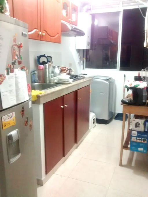 Cocina con todos los electrodomésticos para cocinar- Opcional lavado en lavadora