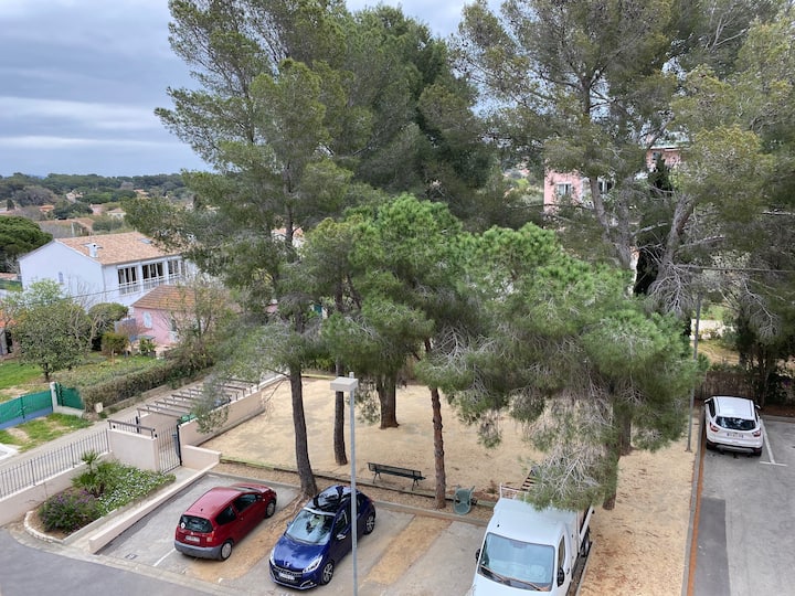 Six-Fours-les-Plages Vacation Rentals & Homes - Provence-Alpes-Côte d'Azur,  France | Airbnb