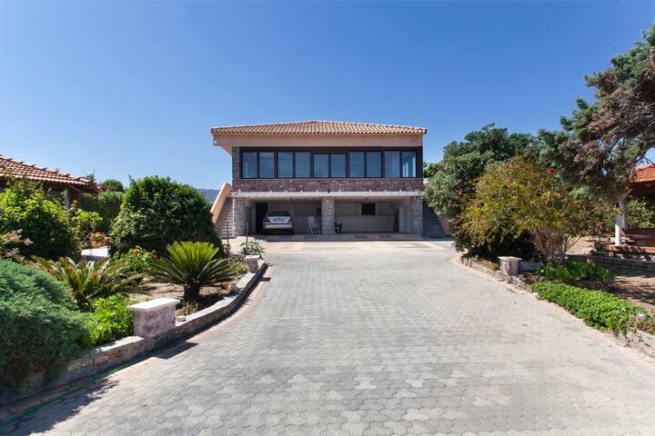 Villa Antikleia gallery image 2