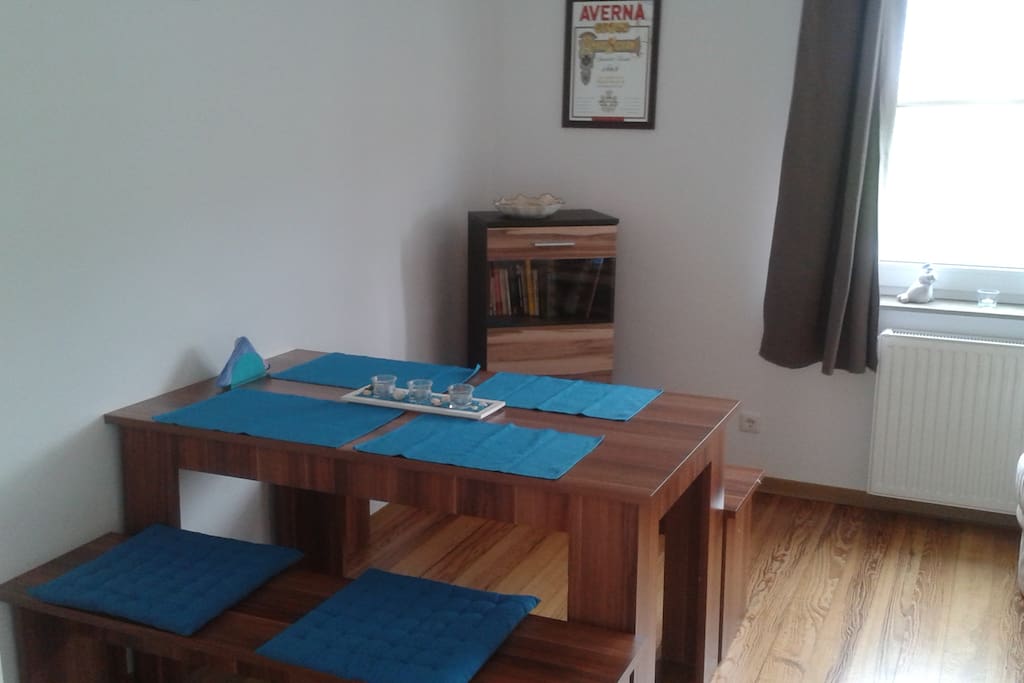 Esstisch
Dining table