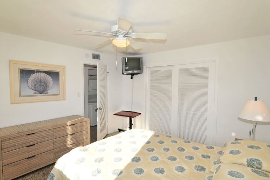 Guest Bedroom with Queen size bed