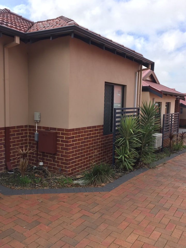 Oats Street. Houses for Rent in East Victoria Park, Western Australia