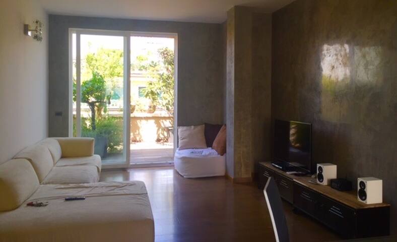 Luxury apartment with terrace gallery image 2