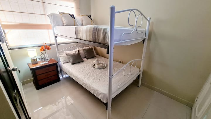 Slaapkamer #2. Tweepersoonsbed 2-persoonsbed 