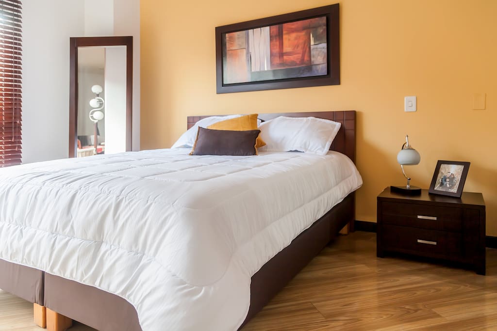 Newly queen bed (1.60 mts)