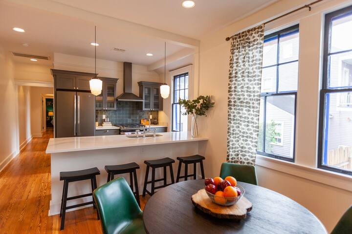 Renovated Uptown Cottage Steps from St. Charles gallery image 2