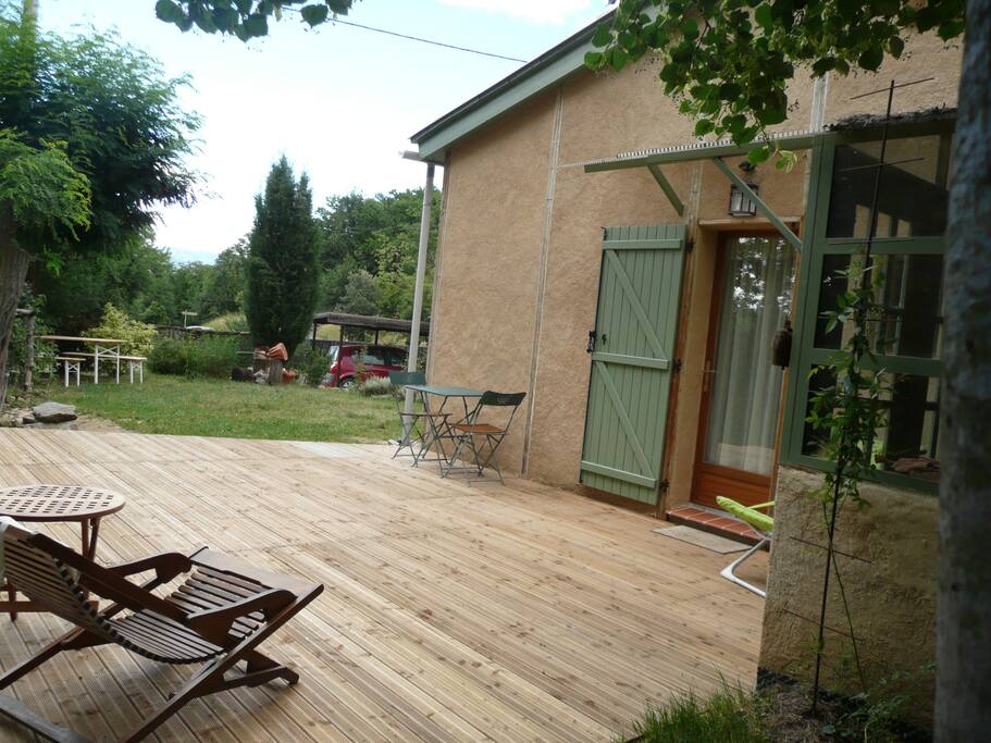 accès & terrasse indépendante