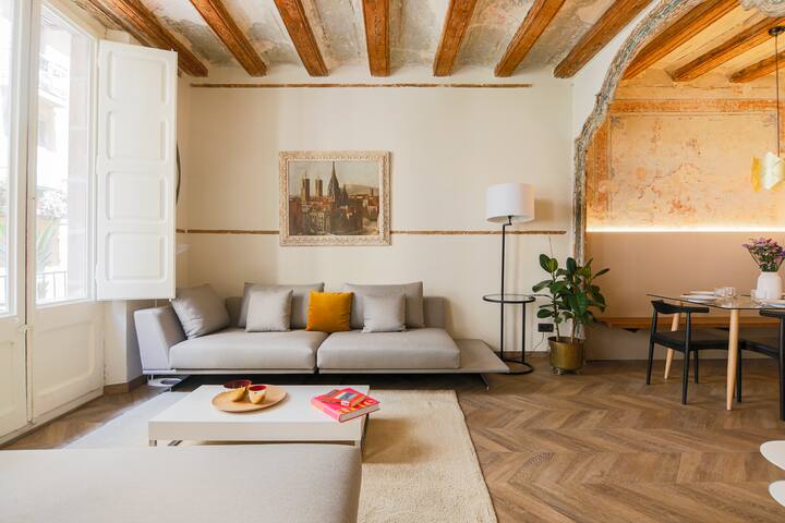 Serviced boutique apartment next to Ramblas gallery image 2