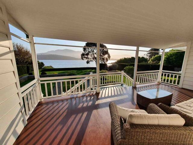 Derwent River Home – Absolute Waterfront Hobart gallery image 3
