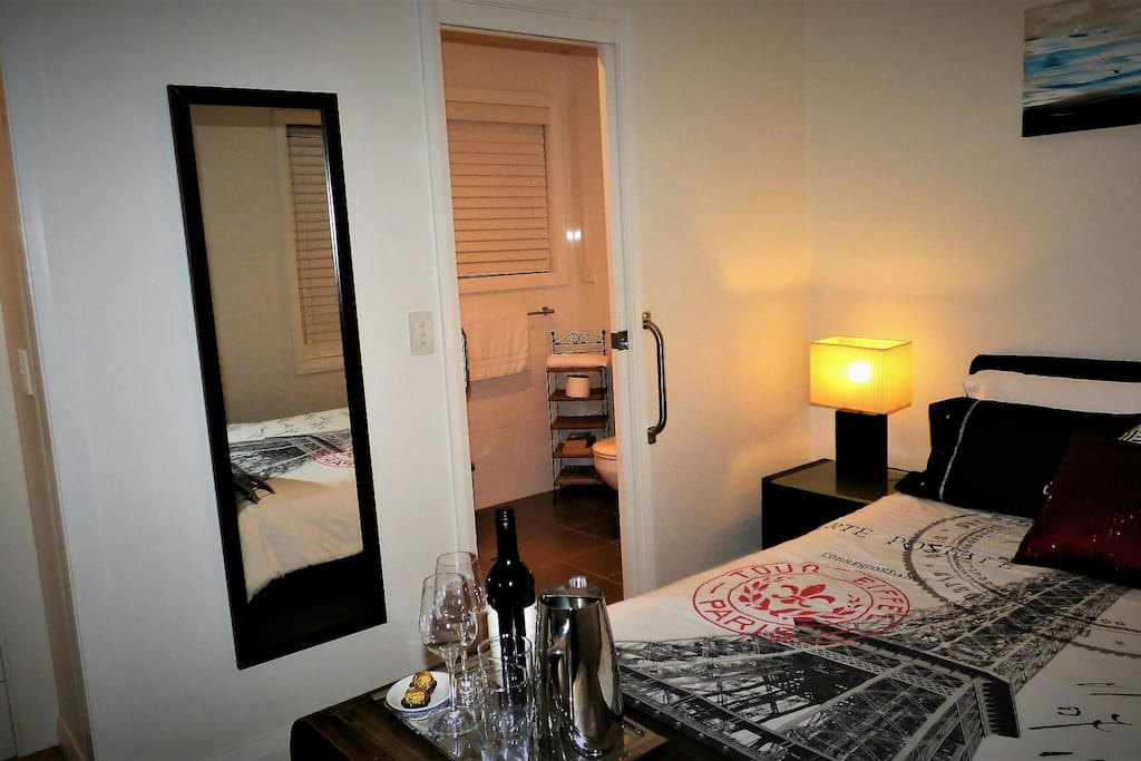Ensuit close to bedroom