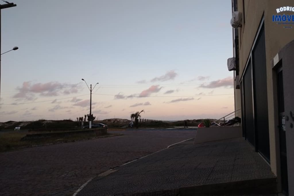 meia quadra da praia!