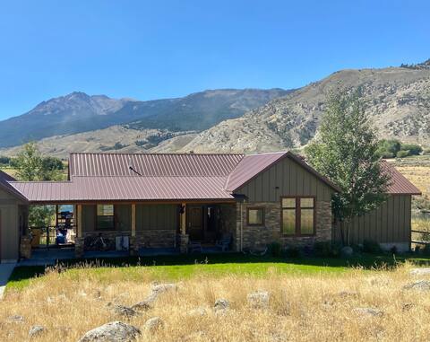 Electric Peak Retreat - Overlooks Yellowstone Park