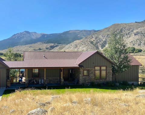 Electric Peak Retreat - Overlooks Yellowstone Park