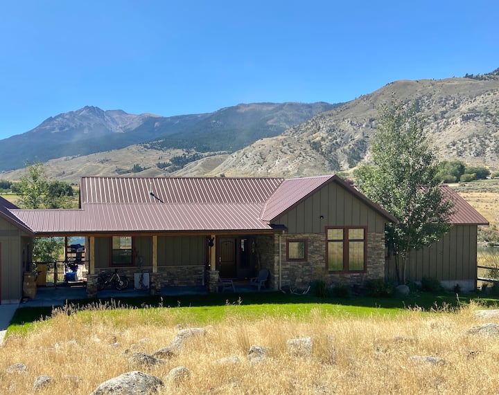 Electric Peak Retreat Overlooks Yellowstone Park Houses for Rent in