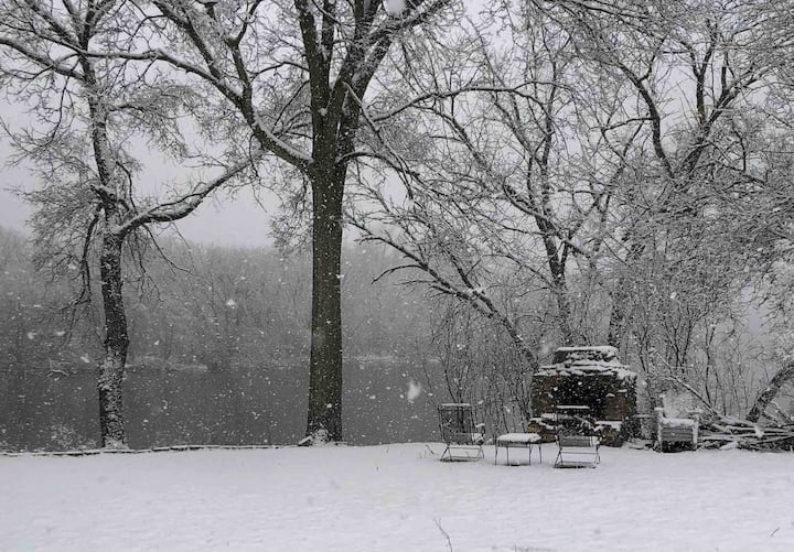 The River House in Historic Rockton Illinois Houses for Rent in