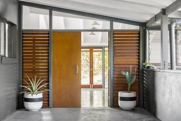 The Sunset House gallery image 2