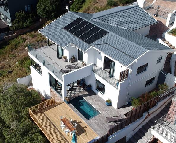 ✱Vacation Rental*Luxury Modern House✱ Cape Town gallery image 3