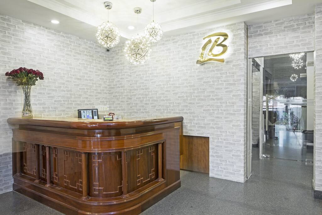 Receptionist