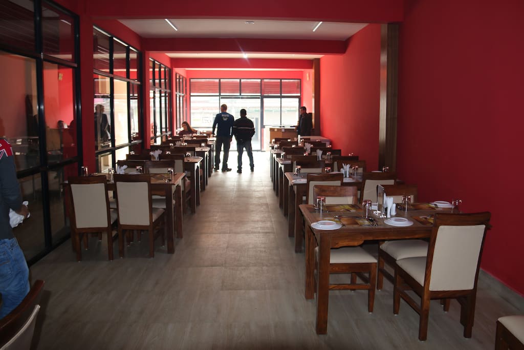 72 person capacity Restaurant in walking distance from Mayadevi gate.