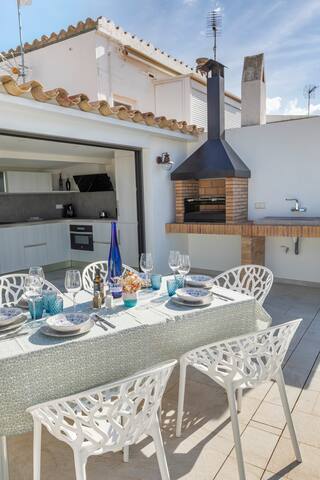 BEACH SEA VIEWS DUPLEX gallery image 3