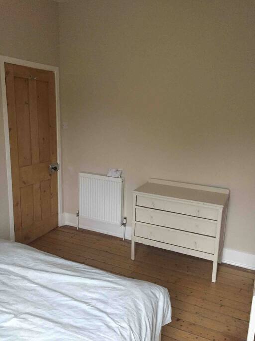 Small chest of drawers for your personal effects