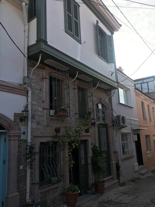 Ayvalık merkezde sıfır restore edilmiş Rum evi