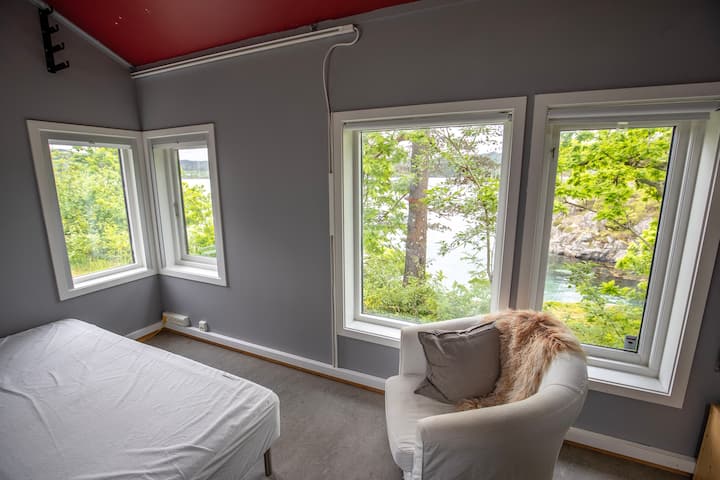 „Анексот“ е блиску до шумата и морето.   