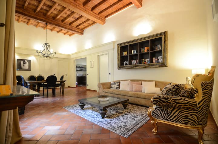 Modern Stylish 2 Bedrooms Apartment In Florence - Italy
