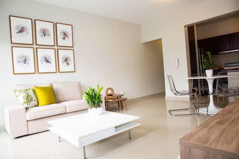 Luxury Miramar G1. Near STI & HOMS, WIFI