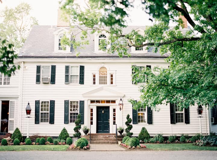 Historic Inn - Allentown, NJ