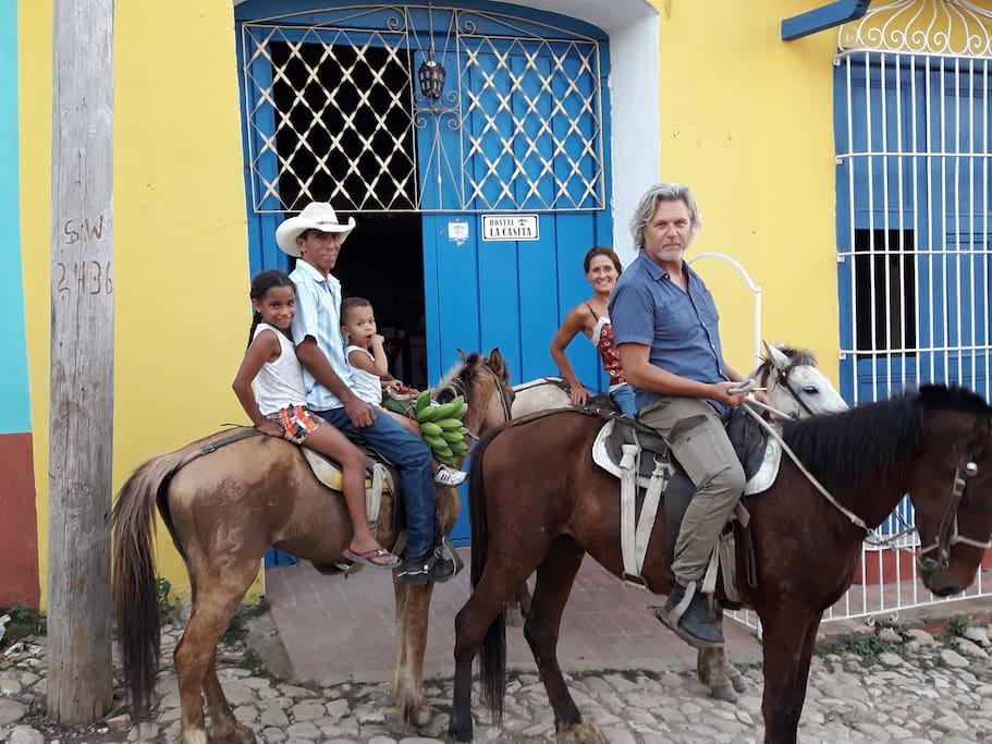 Gira a caballo con Tony