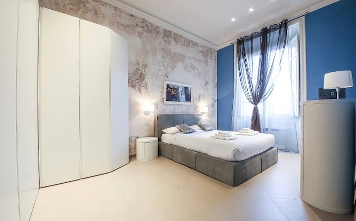 Двокреветна соба со поглед кон Дуомо - посебен аголен плакар кој е многу простран