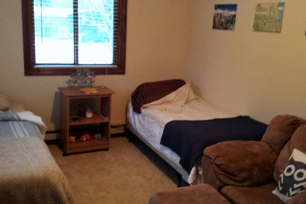 This is the guest room available. Two comfy twin beds, with plenty of blankets. This room has separate heat thermostat, so you can set it to how you like it.
