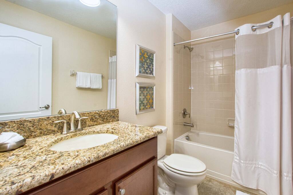 BATHROOM - 03