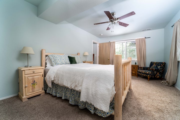 Lower level bedroom with en-suite full bathroom.