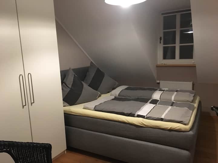 עליית גג ברוחב 1.40 באביב 
 