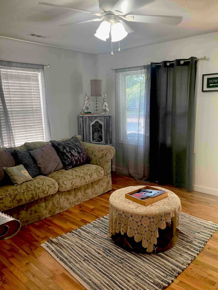 Walk To Bentonville Square! - Bentonville, AR